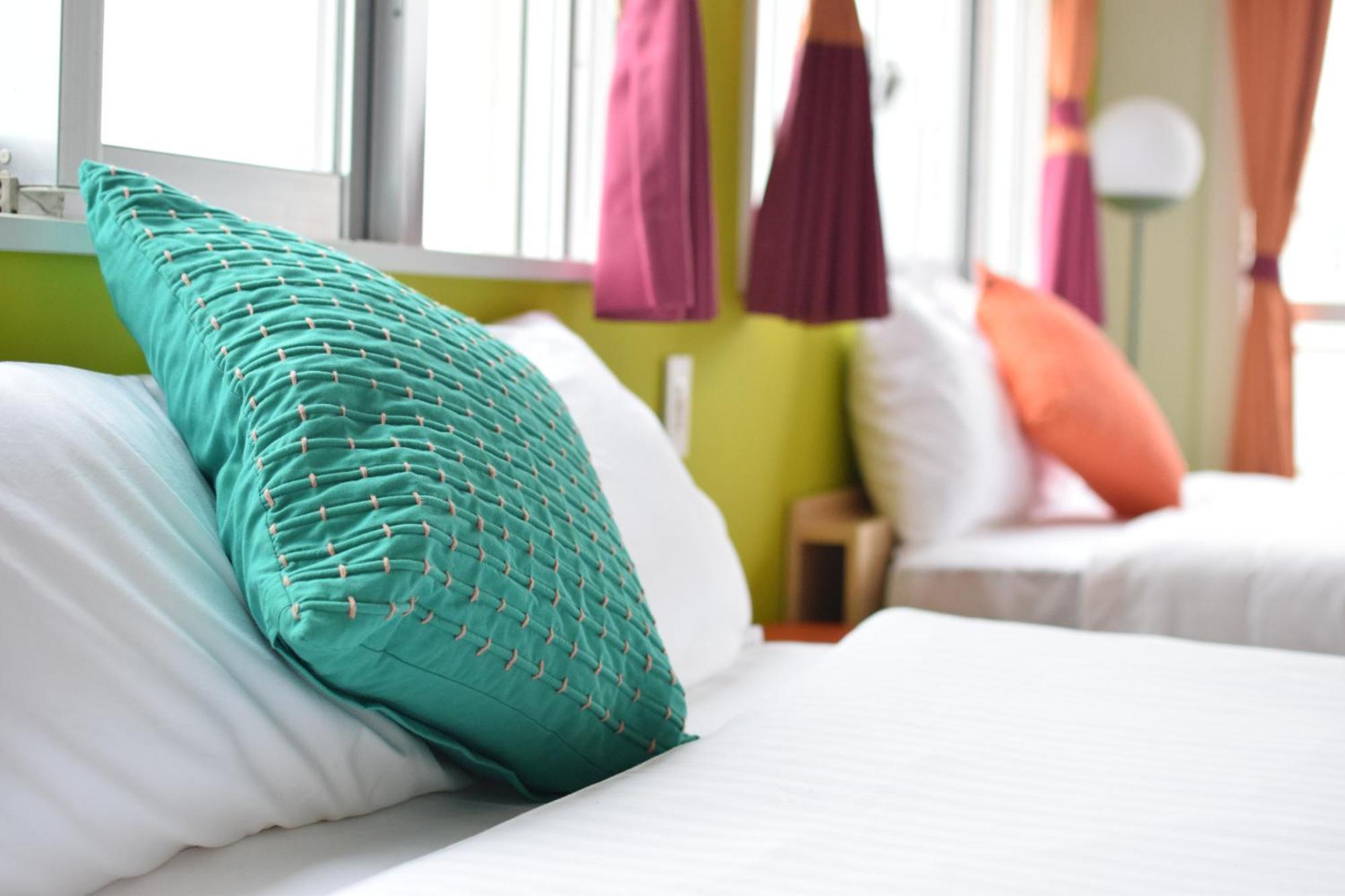 Breaky Hotel Chatan Exterior foto
